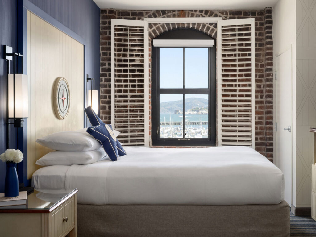 San Francisco Guestroom